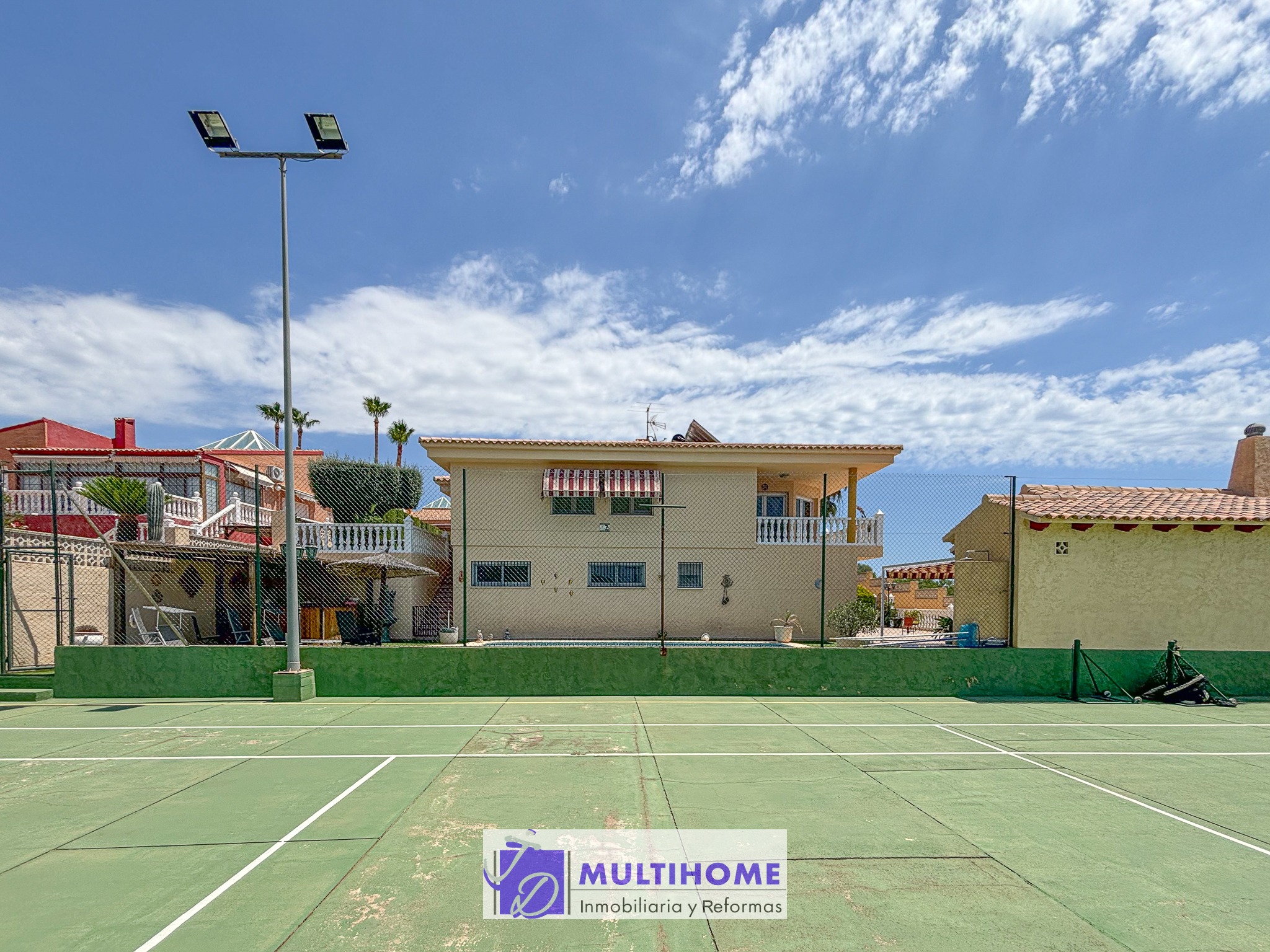 Fachada-pista-tenis-2